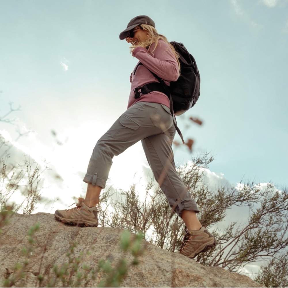 NEW! KUHL Freeflex Roll-Up Cargo Pants Women’s size 6 Gray Outdoor Hike Gorp. 16